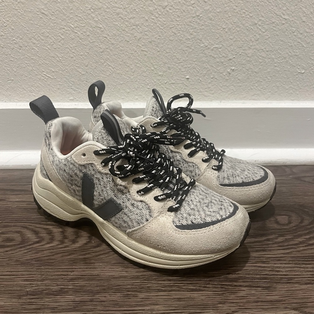 Veja Venturi Flannel Snow Grafite Natural Sneakers